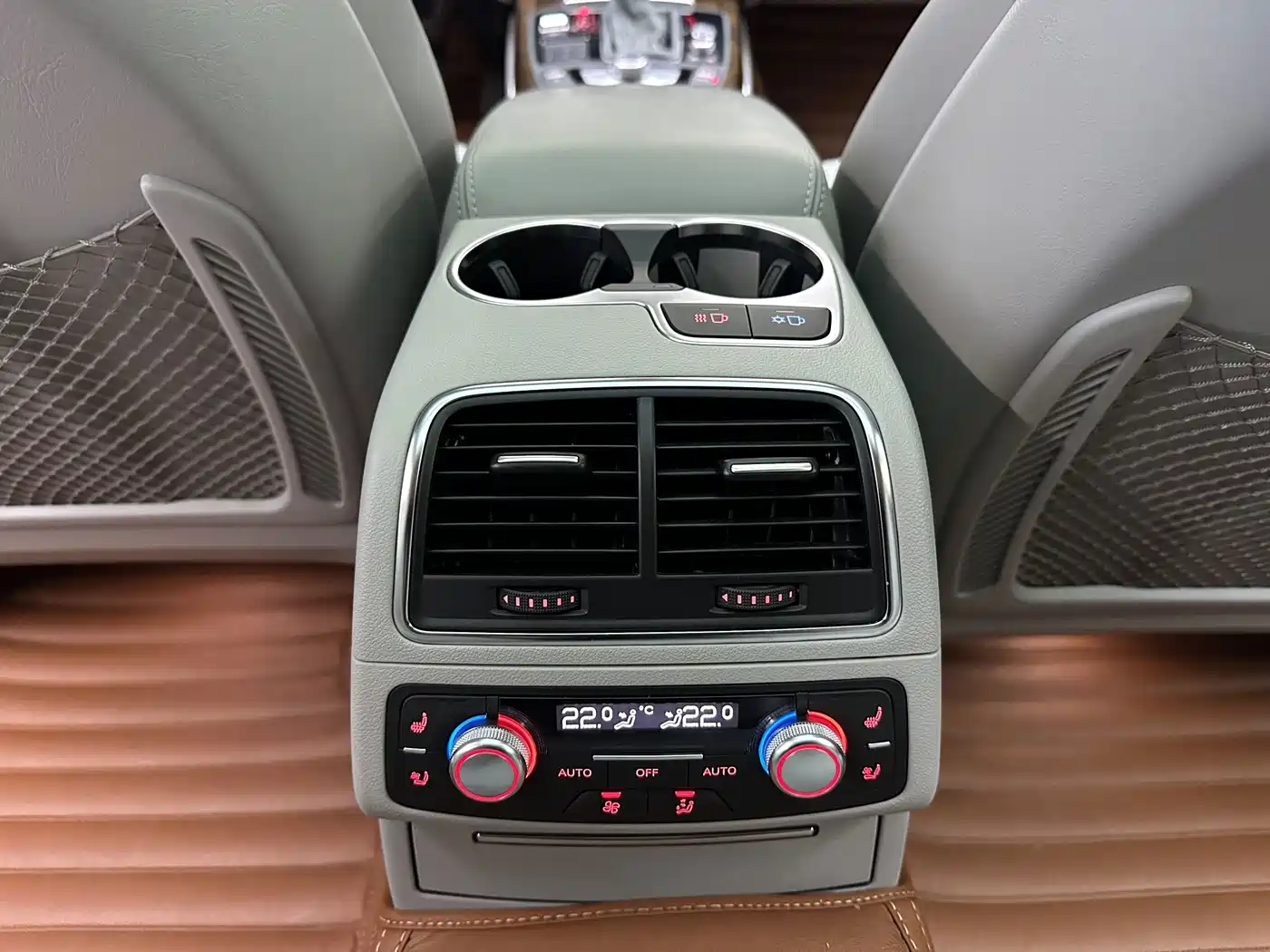 Photo 20 - Audi A6L