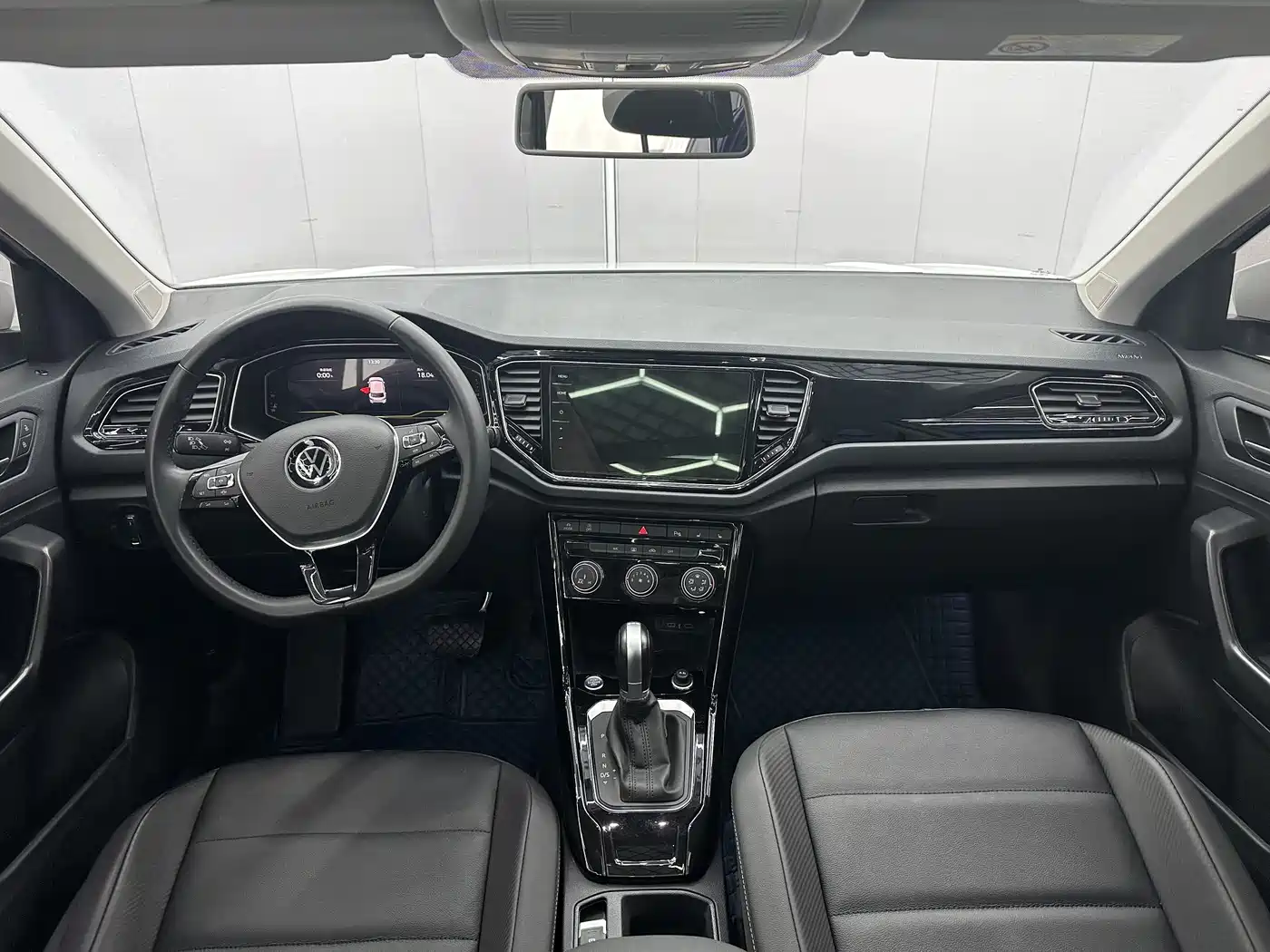 VOLKSWAGEN T-ROC EXPLORING SONGS
