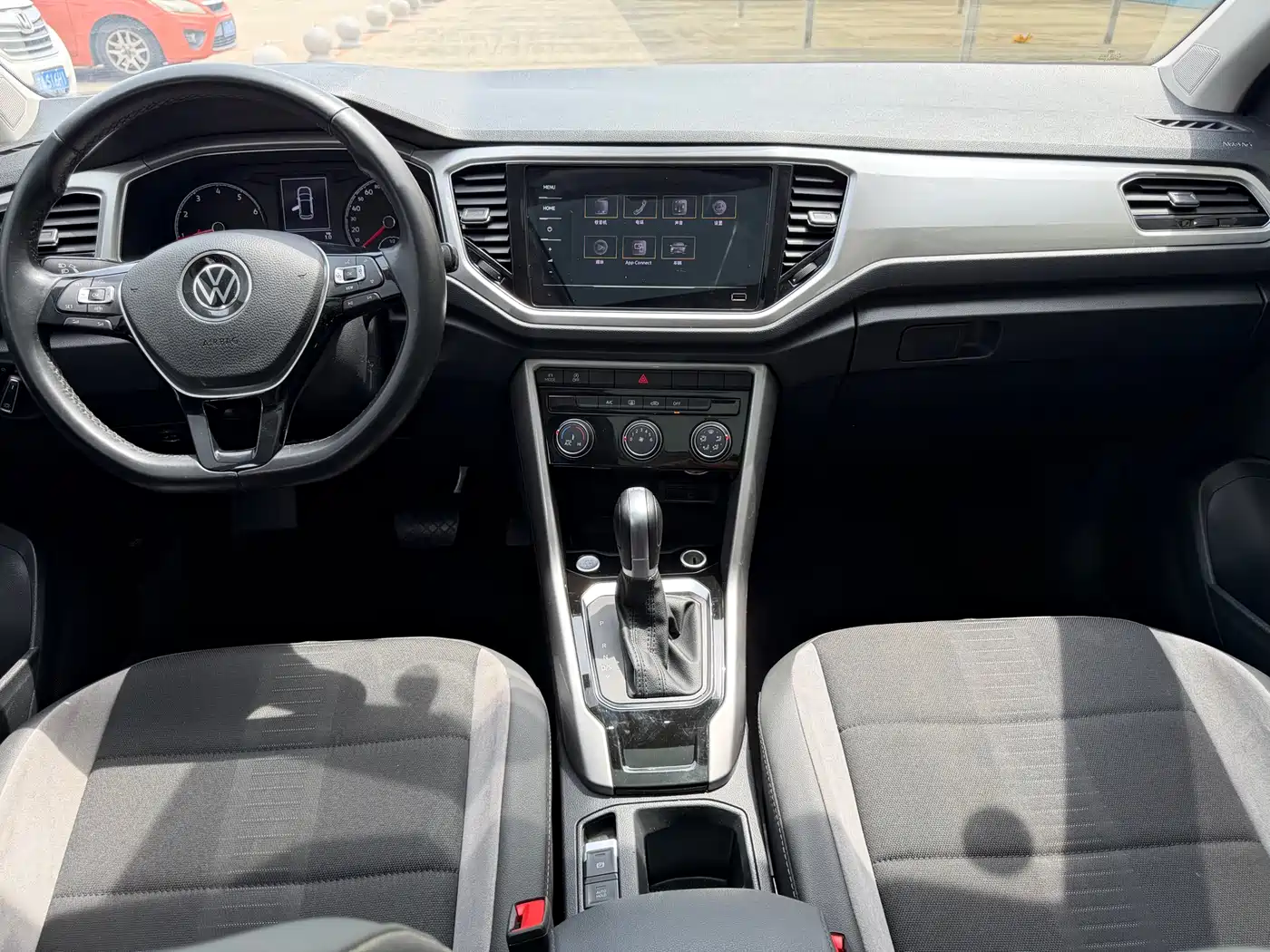 Volkswagen T-ROC 2022 280TSI DSG 2WD Elite PLUS фото 18