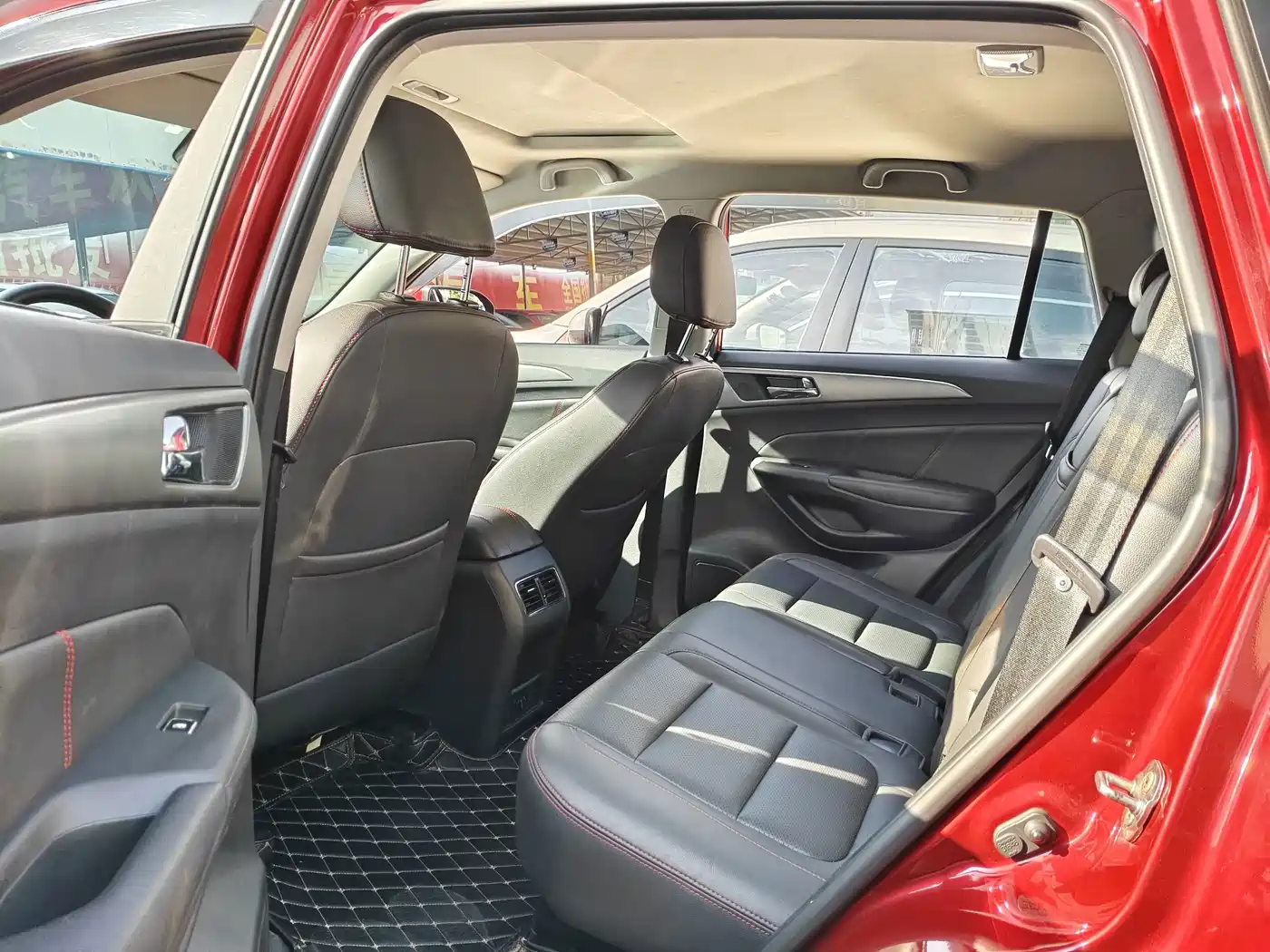 Фото 6 - Changan CS75