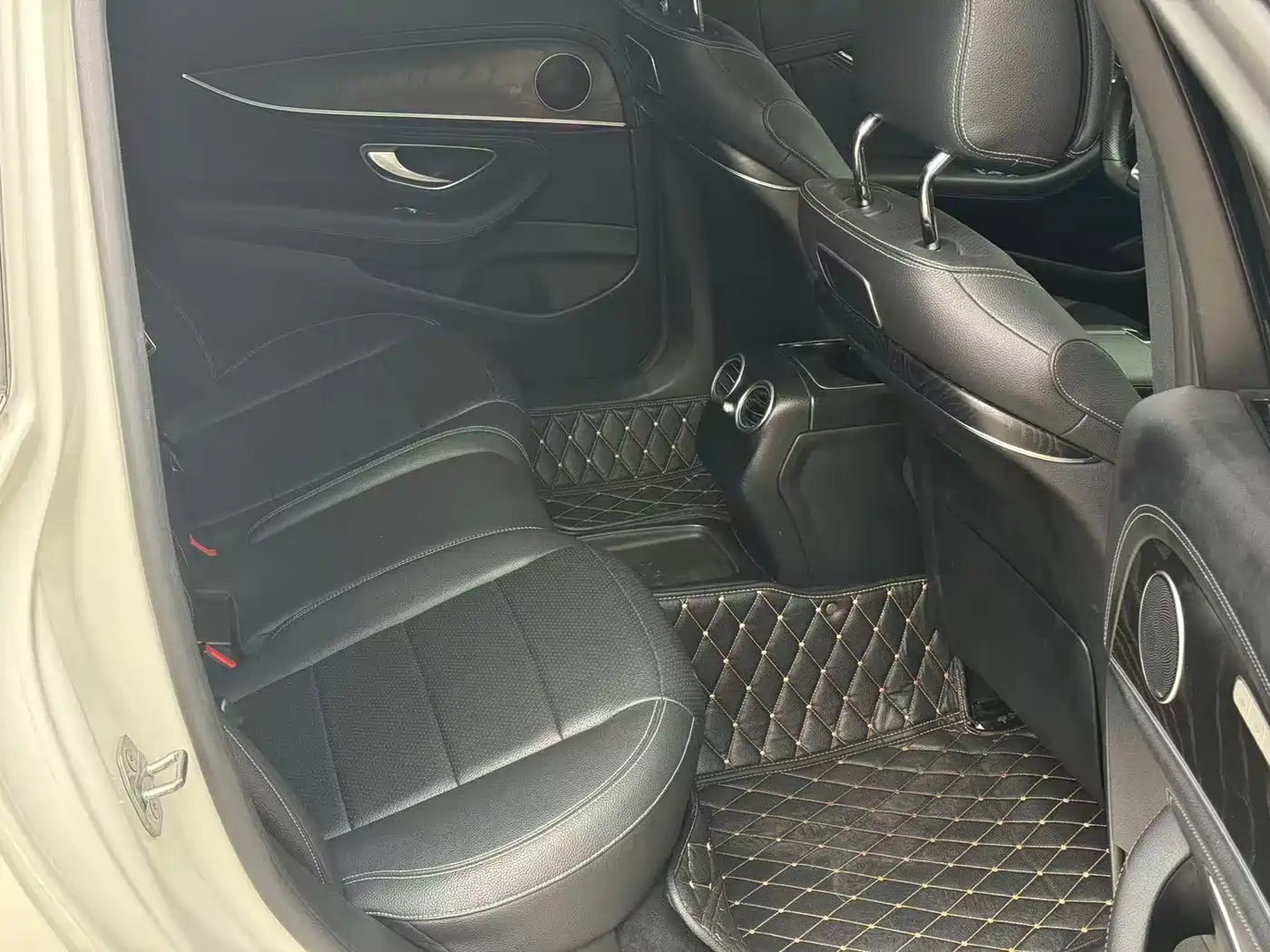 Mercedes-Benz E-Class 2016 E 300 L Sport Luxury фото 7