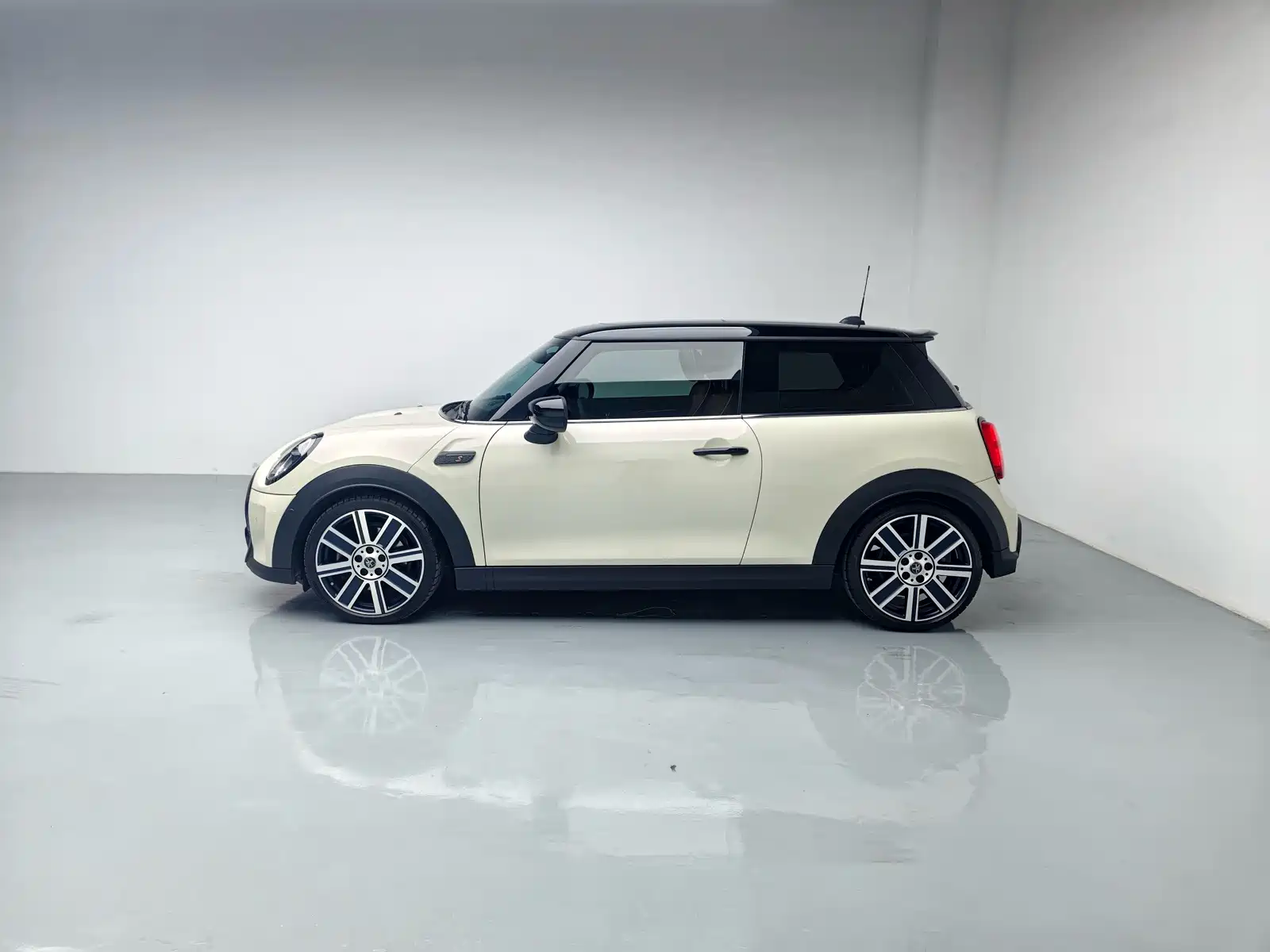 Фото 6 - MINI MINI