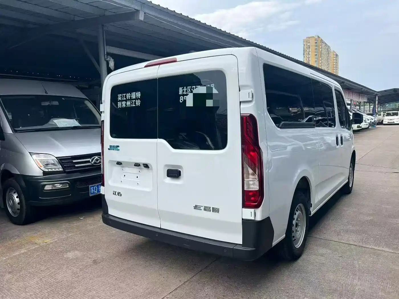 Jiangling E-Fushun 2026 2026 Model Transparent Window Version 53.58kwh 2C Short Wheelbase Low Roof 5-Seater