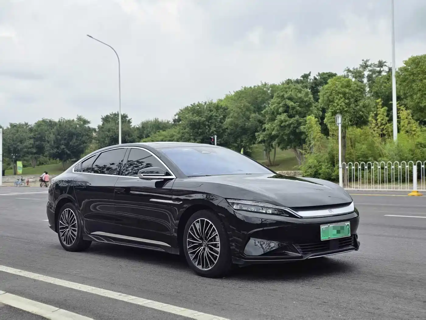 Photo 3 - BYD Han