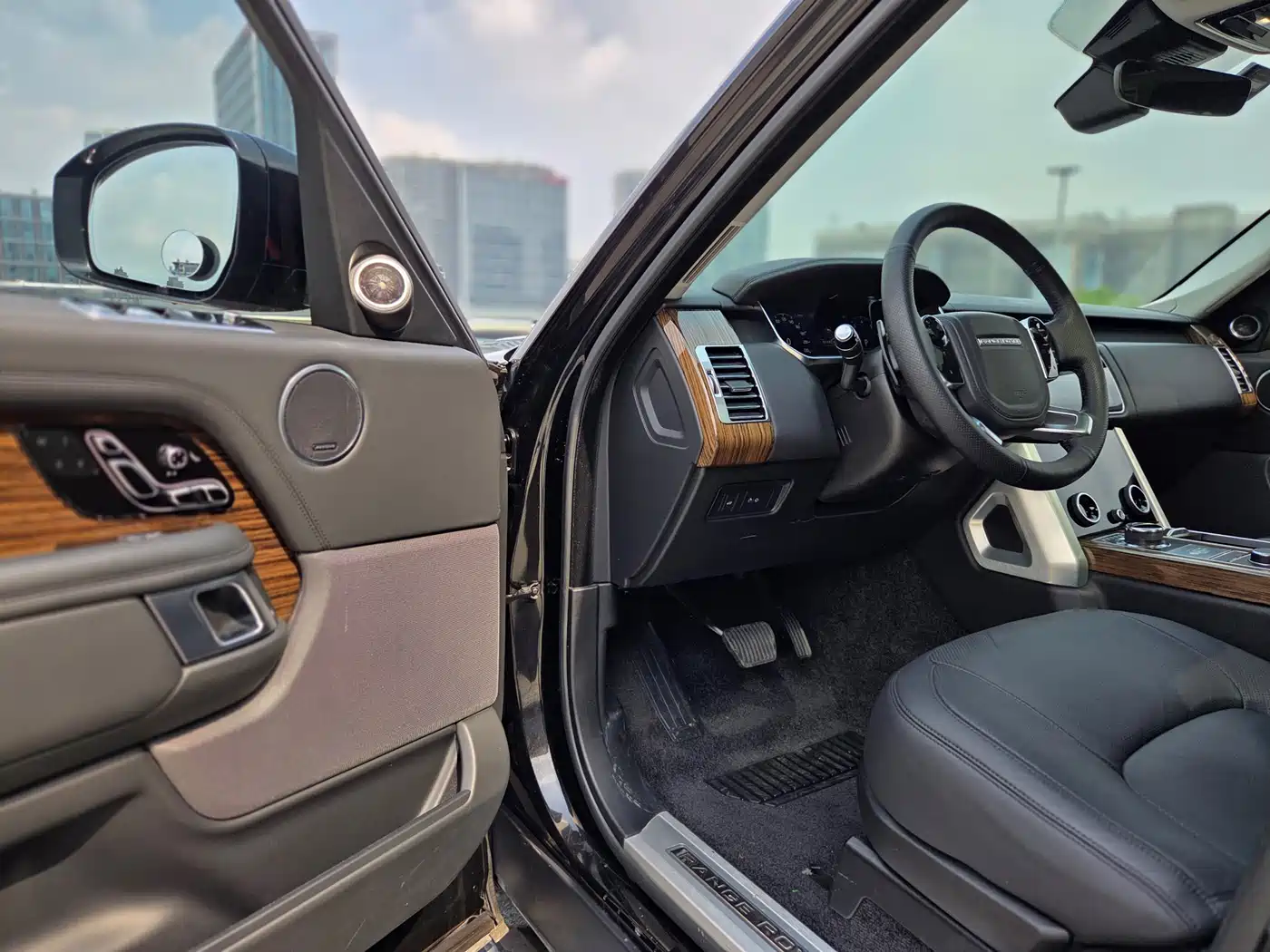 Land Rover Range Rover 2019 3.0 SC V6 Heritage Extended Edition фото 7
