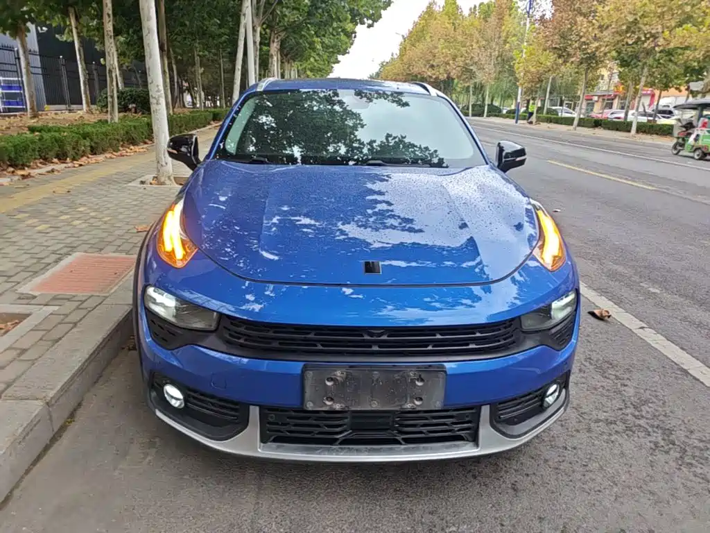 Photo 3 - Lynk & Co 02