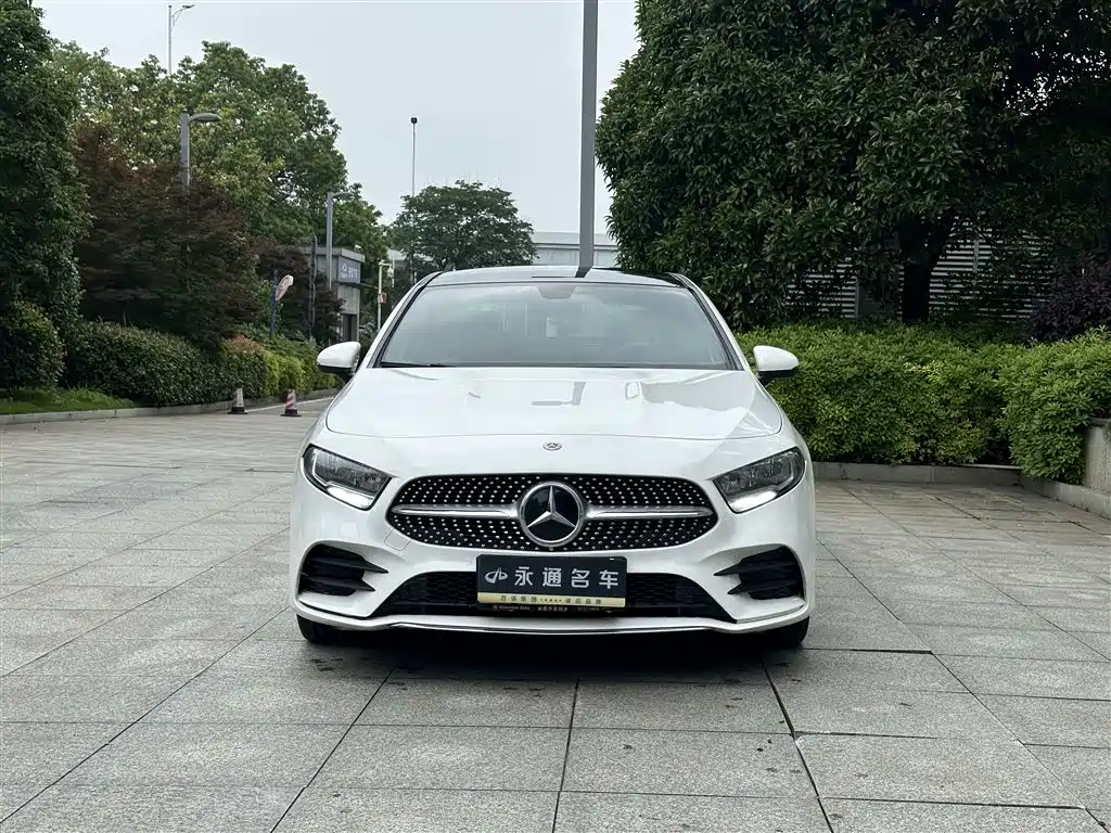 Mercedes-Benz A-Class 2021 A 180 L Sports Sedan фото 2