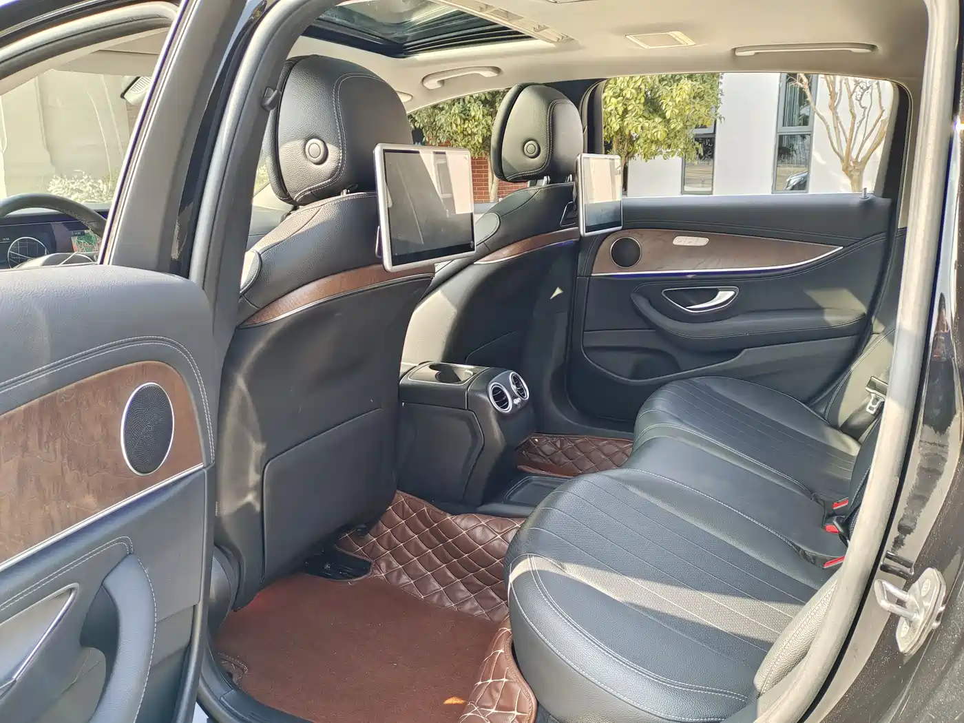 Mercedes-Benz E-Class 2017 E 200 L 4MATIC фото 13
