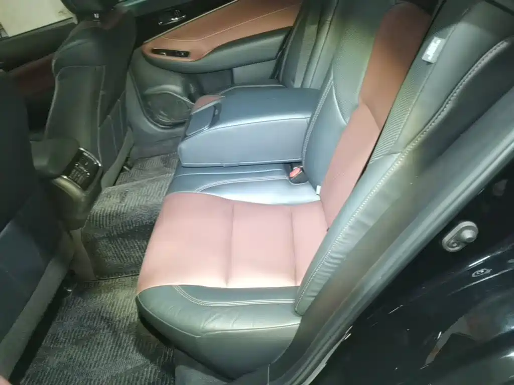 Фото 17 - Toyota Crown