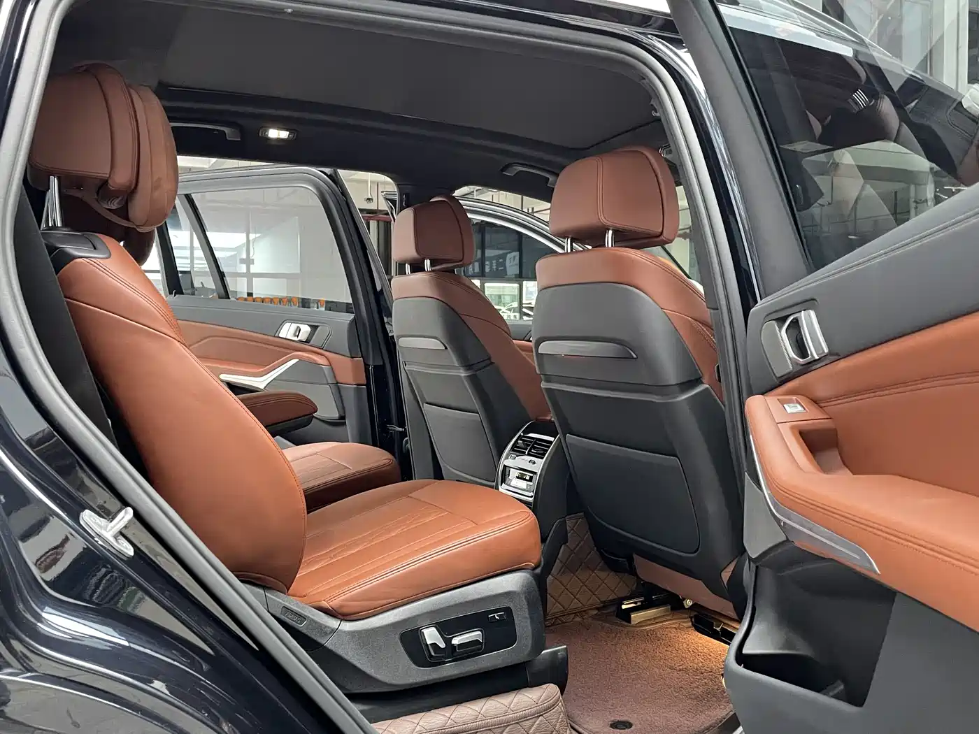 BMW X7 2022 xDrive40i Exclusive M Sport Package фото 12
