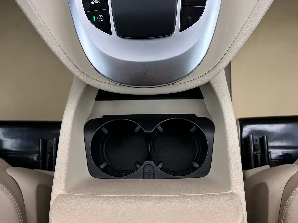 Mercedes-Benz V-Class 2021 V 260 L Long Wheelbase Luxury Edition фото 25