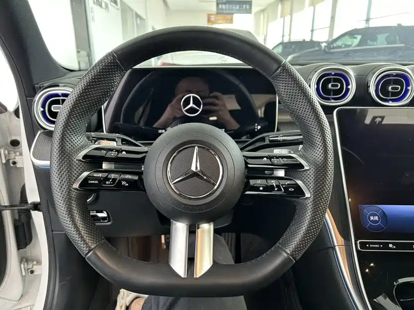Mercedes-Benz C-Class 2023 C 260 L Night Edition Sport фото 4