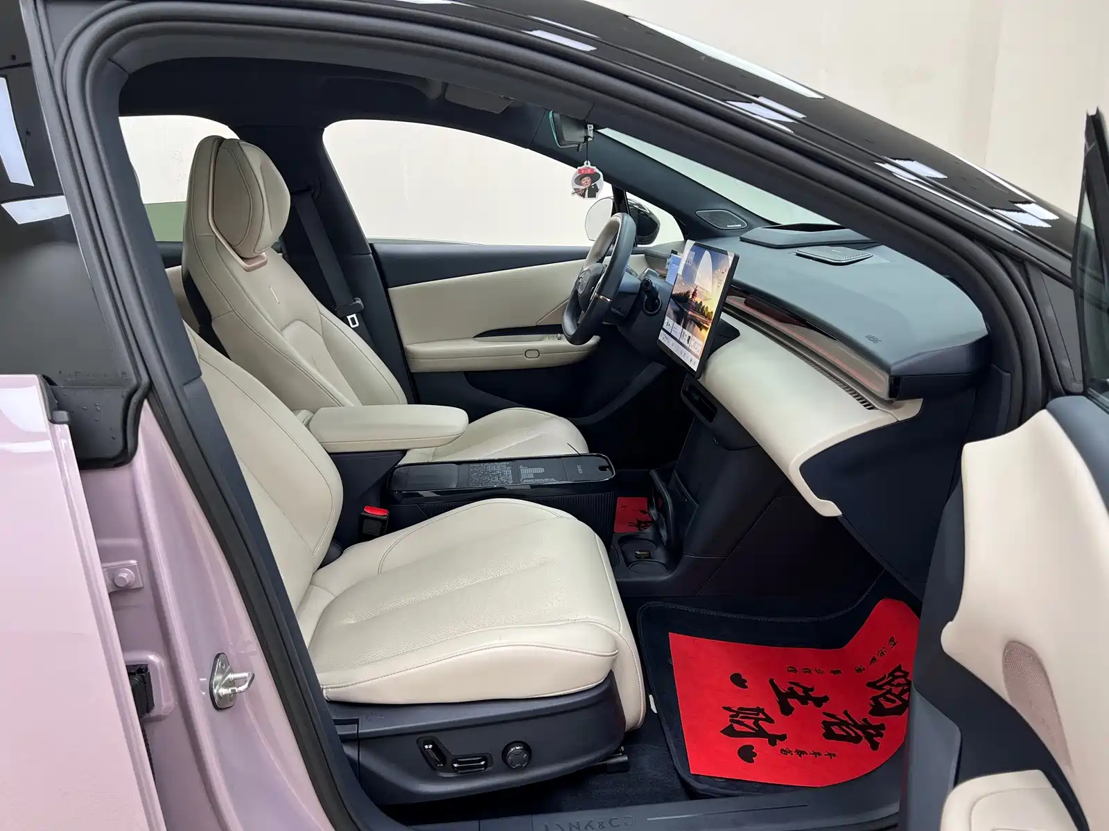 Фото 29 - Lynk & Co Z20