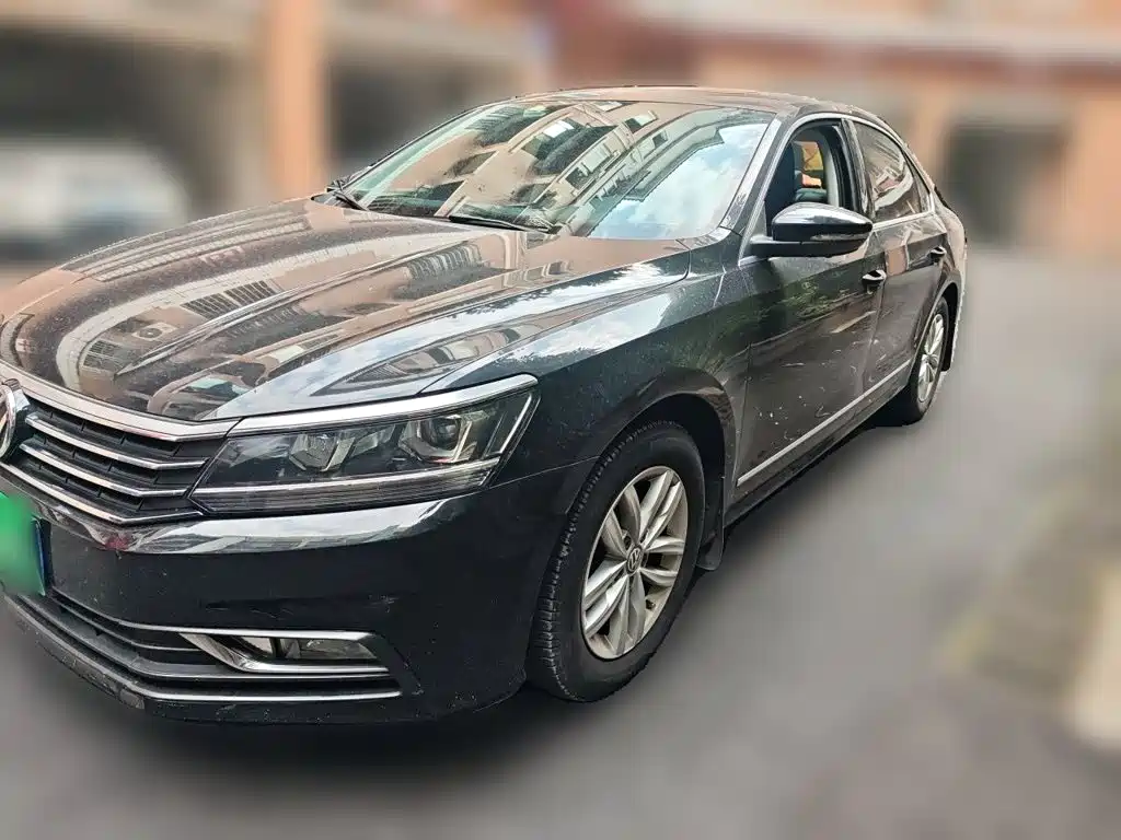 Фото 1 - Volkswagen Passat