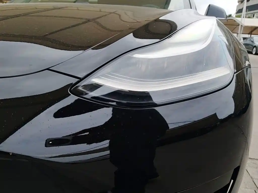 Фото 24 - Tesla Model 3