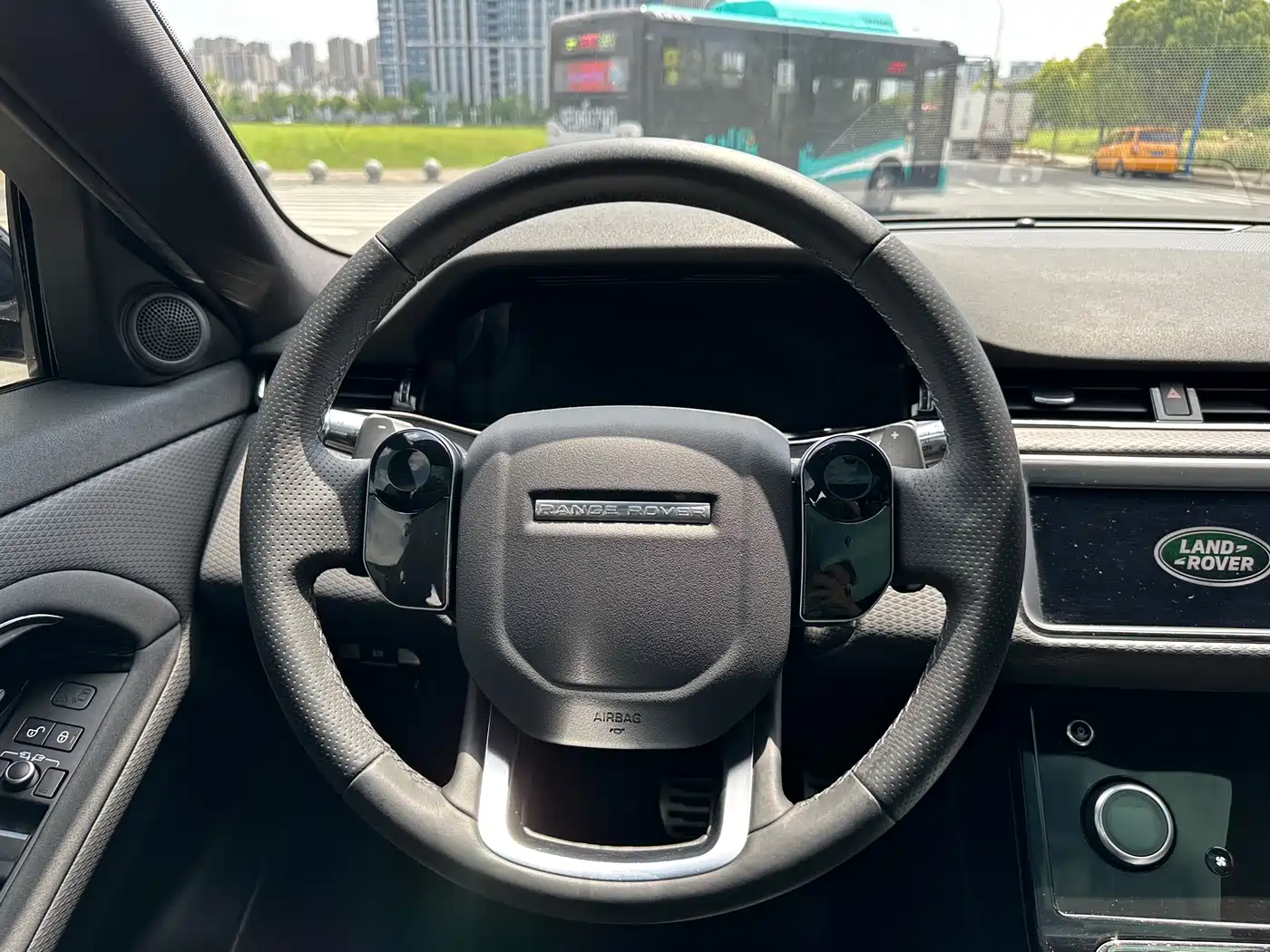 Land Rover Range Rover Evoque 2020 Model 249PS R-DYNAMIC S Gloss Black Sport Edition фото 14