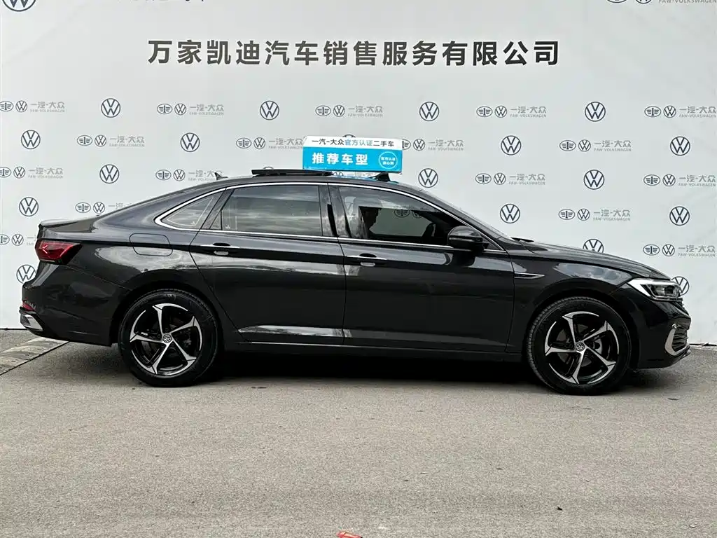 Volkswagen Sagitar 2025 300TSI DSG Surpass Edition фото 4