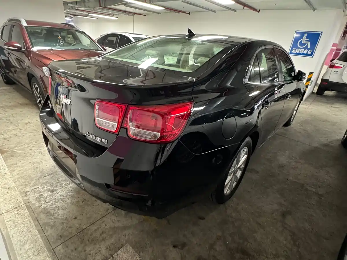 Chevrolet Malibu 2013 2.0L Automatic Luxury Edition фото 16