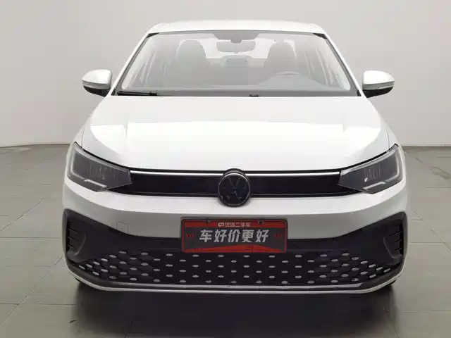 Volkswagen Lavida 2023 New Sharp 1.5L Auto Premium Edition — фото 3