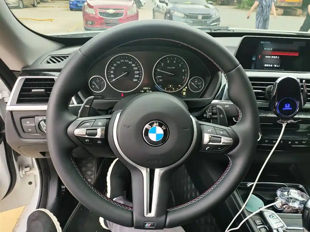 BMW 3 Series GT 2019 320i Fashion Model фото 11
