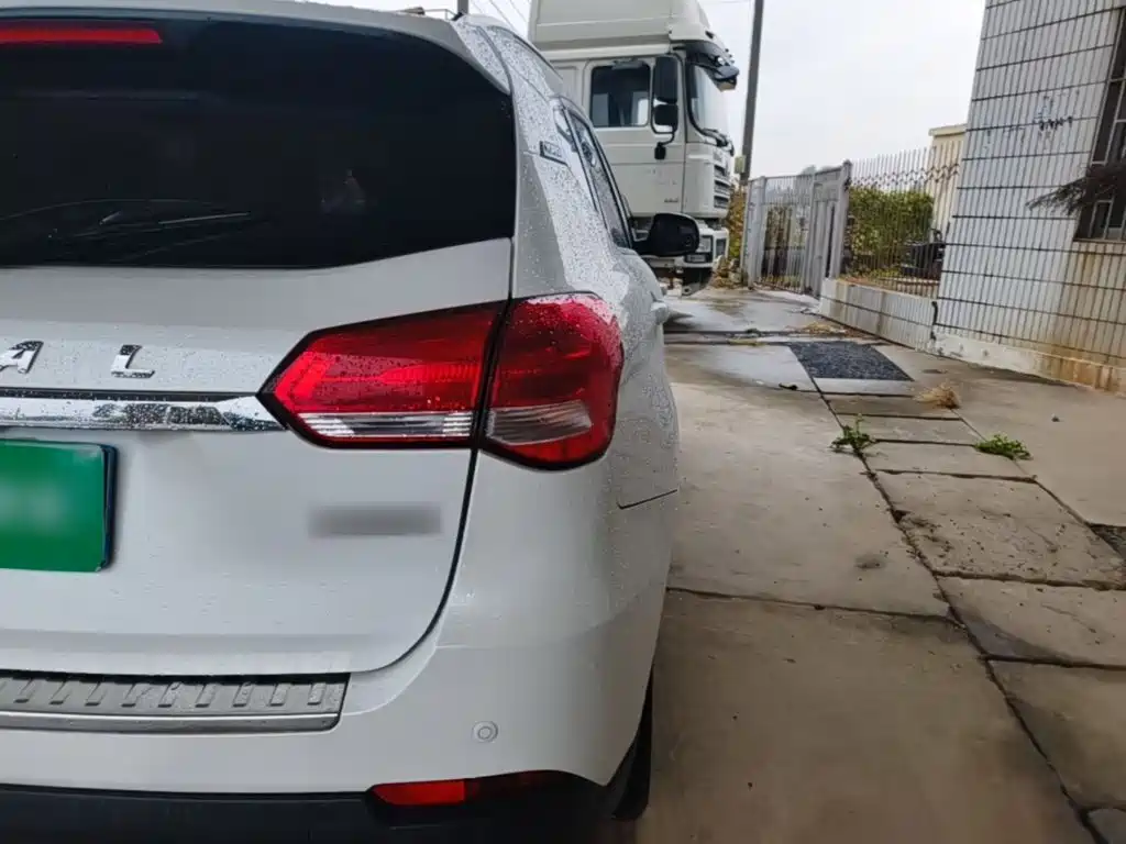 Photo 8 - Haval H2