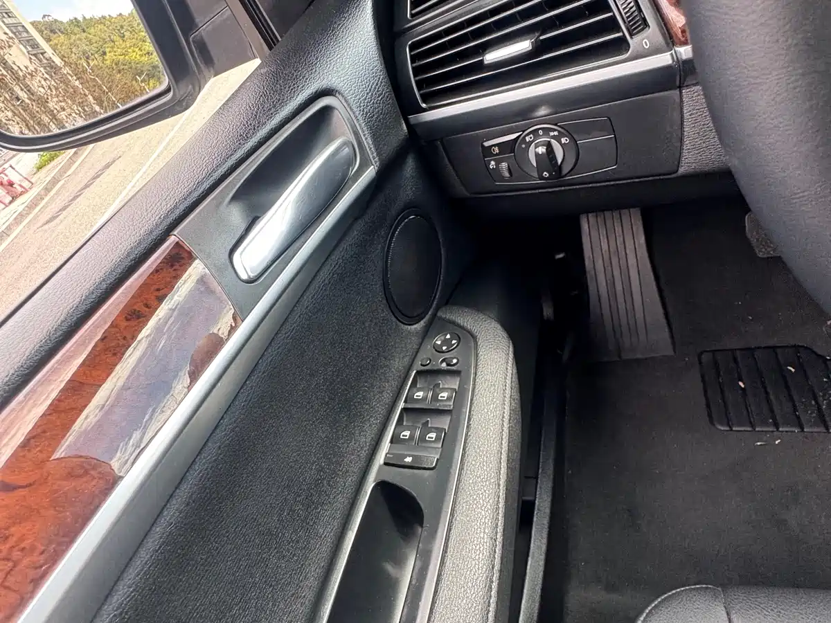 BMW X5 (Import) 2013 xDrive35i Leading фото 25