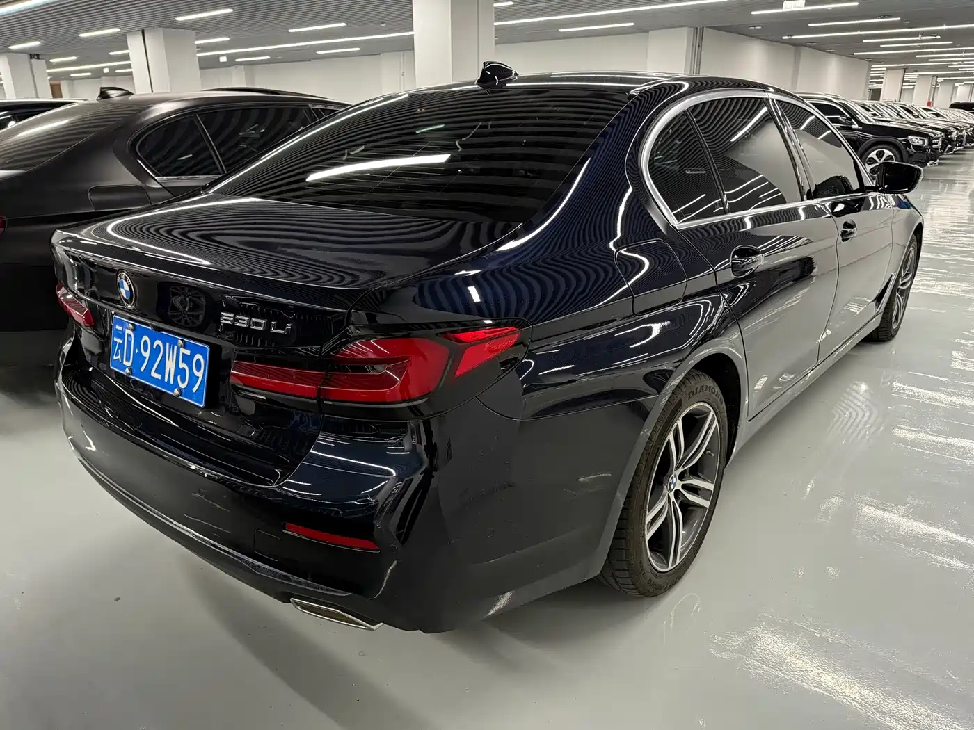BMW 5 Series 2023 530Li Leading M Sport Package фото 17