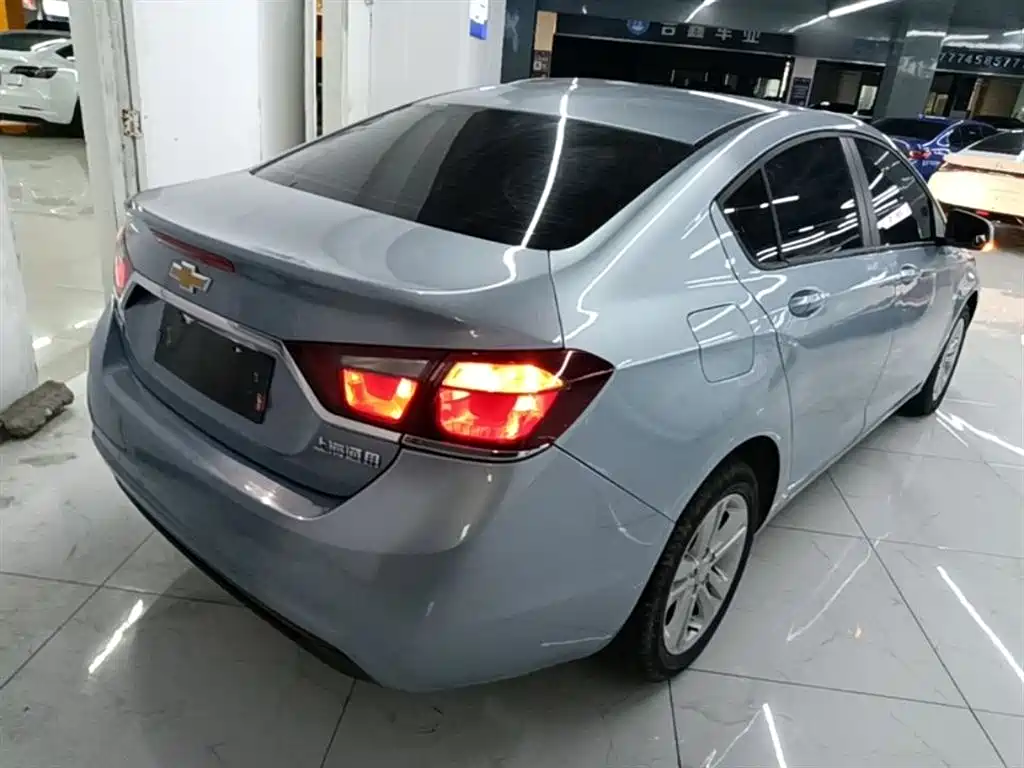 Chevrolet Cruze 2015 1.5L Automatic Fashion Navigation Edition фото 7