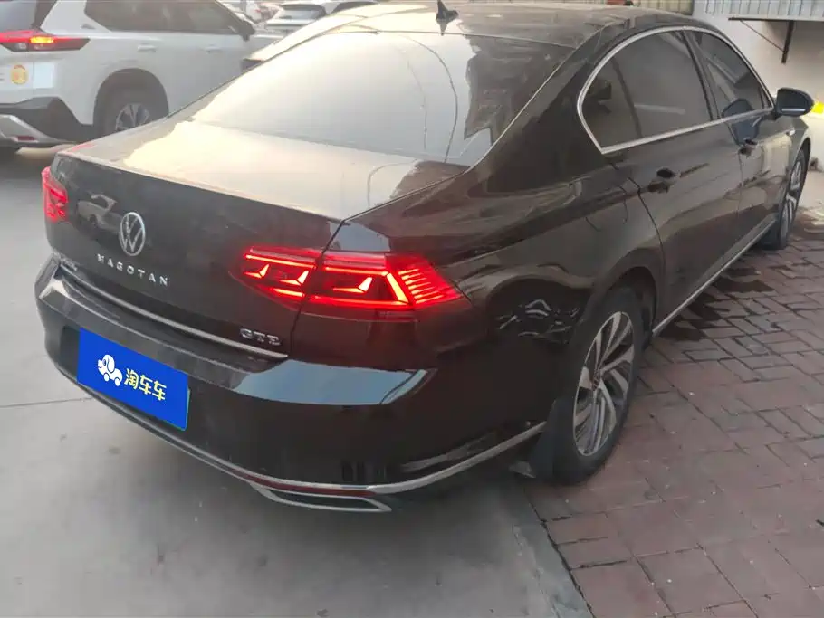 VOLKSWAGEN MAGOTAN GTE PLUG IN HYBRID