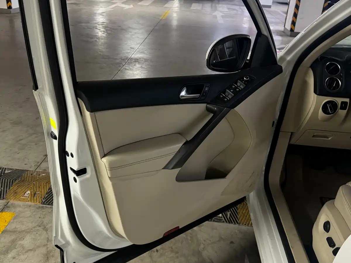 Volkswagen Tiguan 2012 1.8TSI Automatic 4WD Trend Edition фото 5