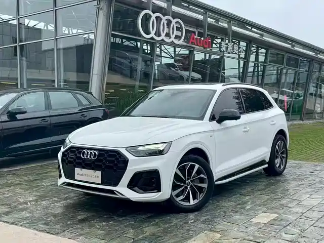 Audi Q5L 2024 Model 45 TFSI Luxury Dynamic — фото 1