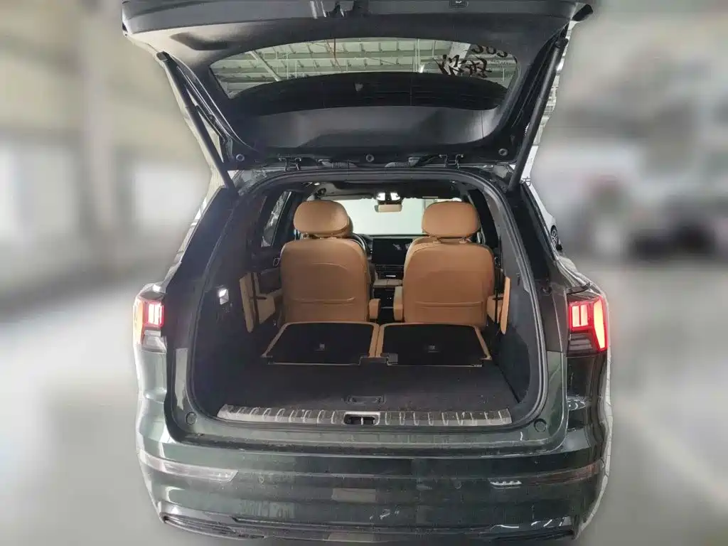Lynk & Co 09 EM-P 2024 2024 2.0TD EM-P AWD ULTRA 6-Seater