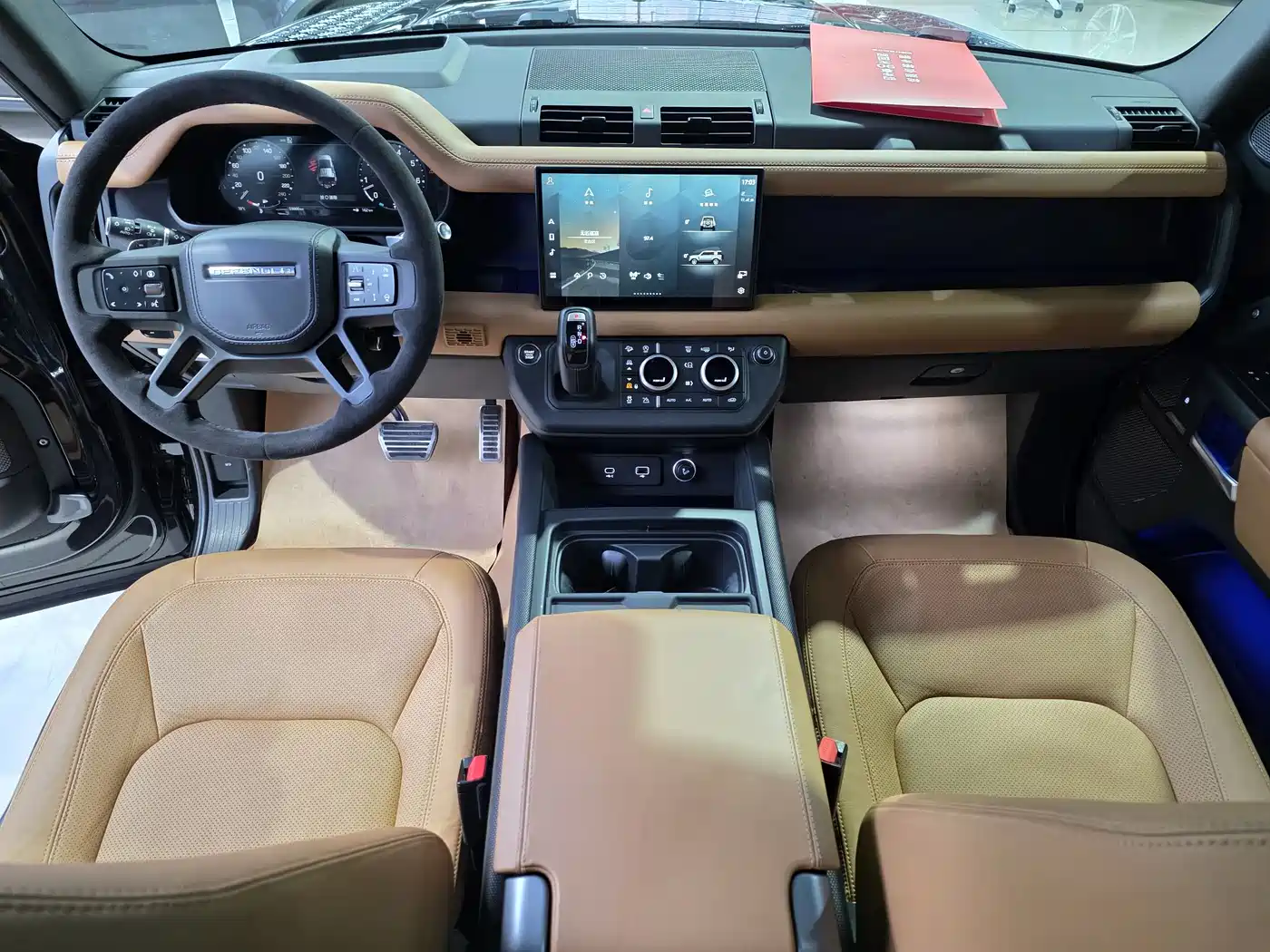 Land Rover Defender 2024 110 5.0T V8 фото 14