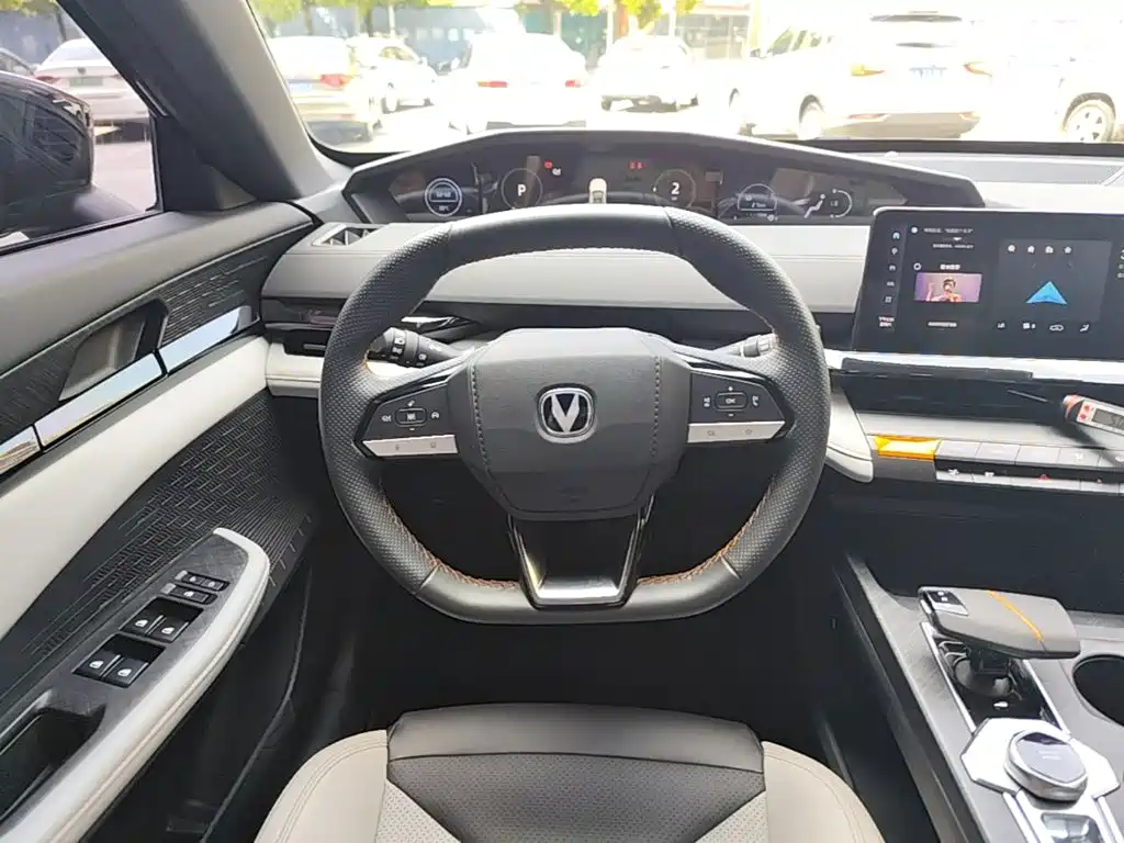 Changan UNI-V iDD 2025 2024 Blue Whale Smart iDD 136km Smart Cool