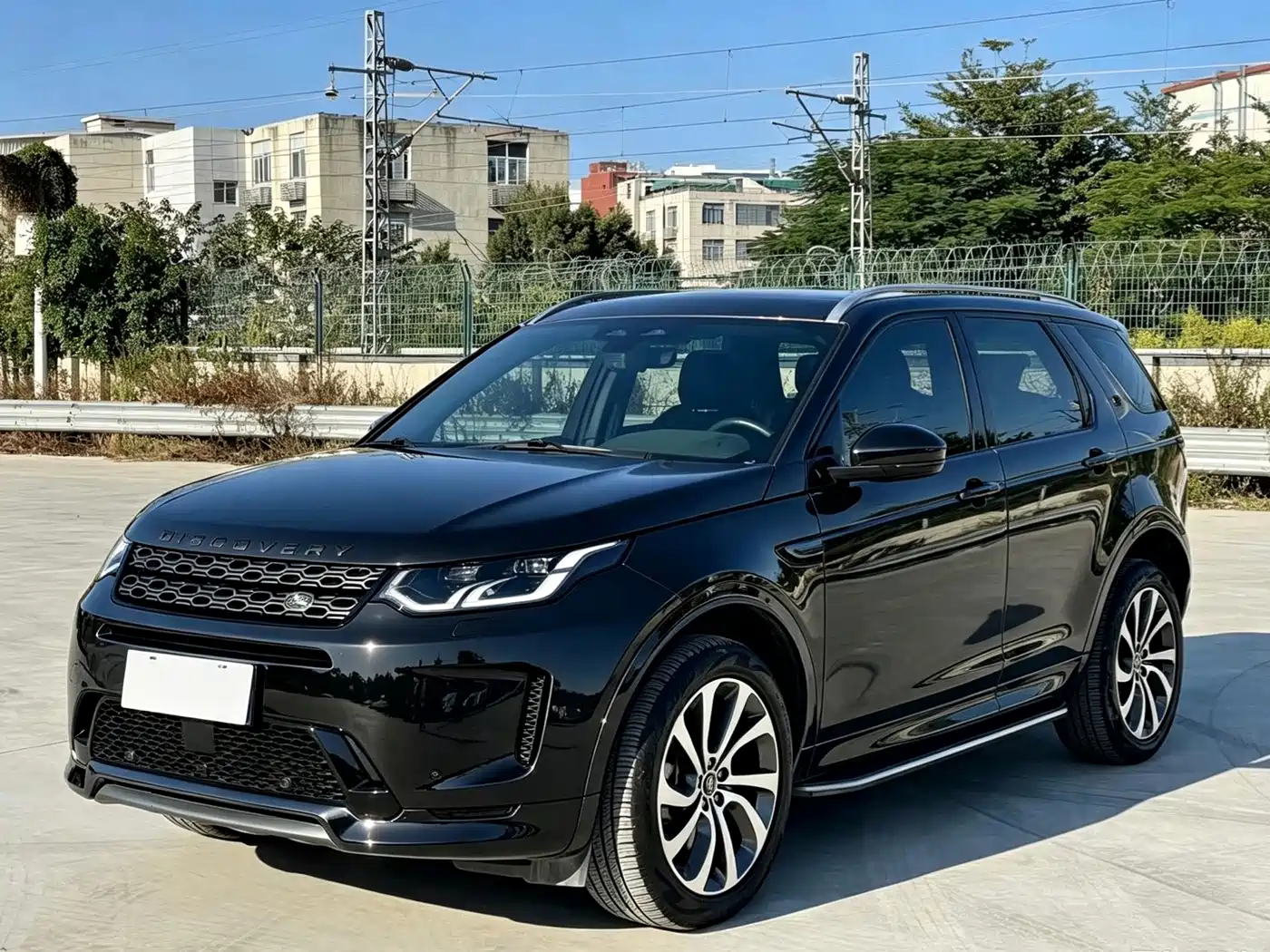 Photo 1 - Land Rover Discovery Sport