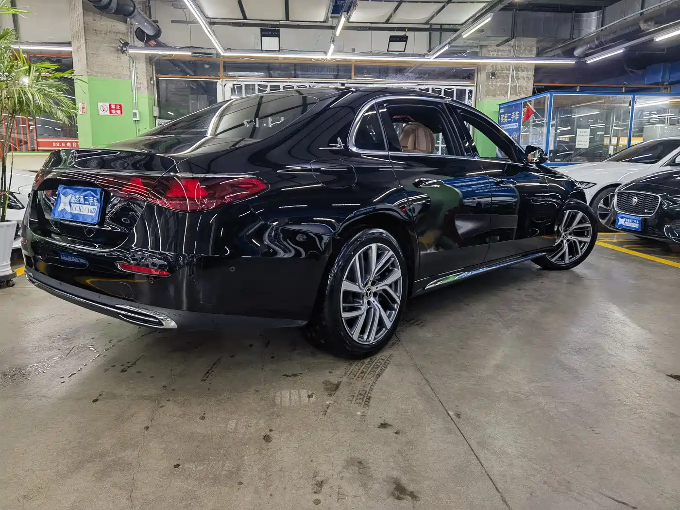Mercedes-Benz E-Class 2025 E 300 L Fashion фото 4