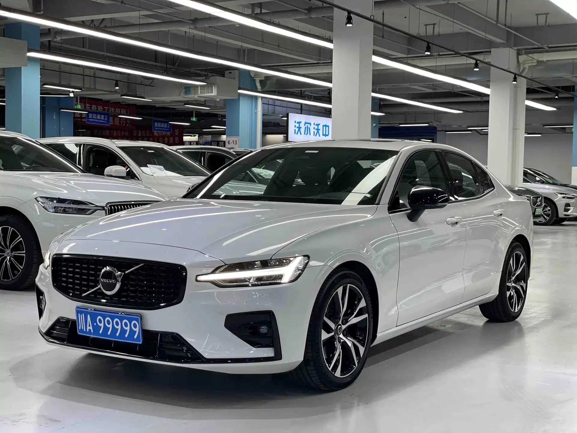 Фото 1 - Volvo S60