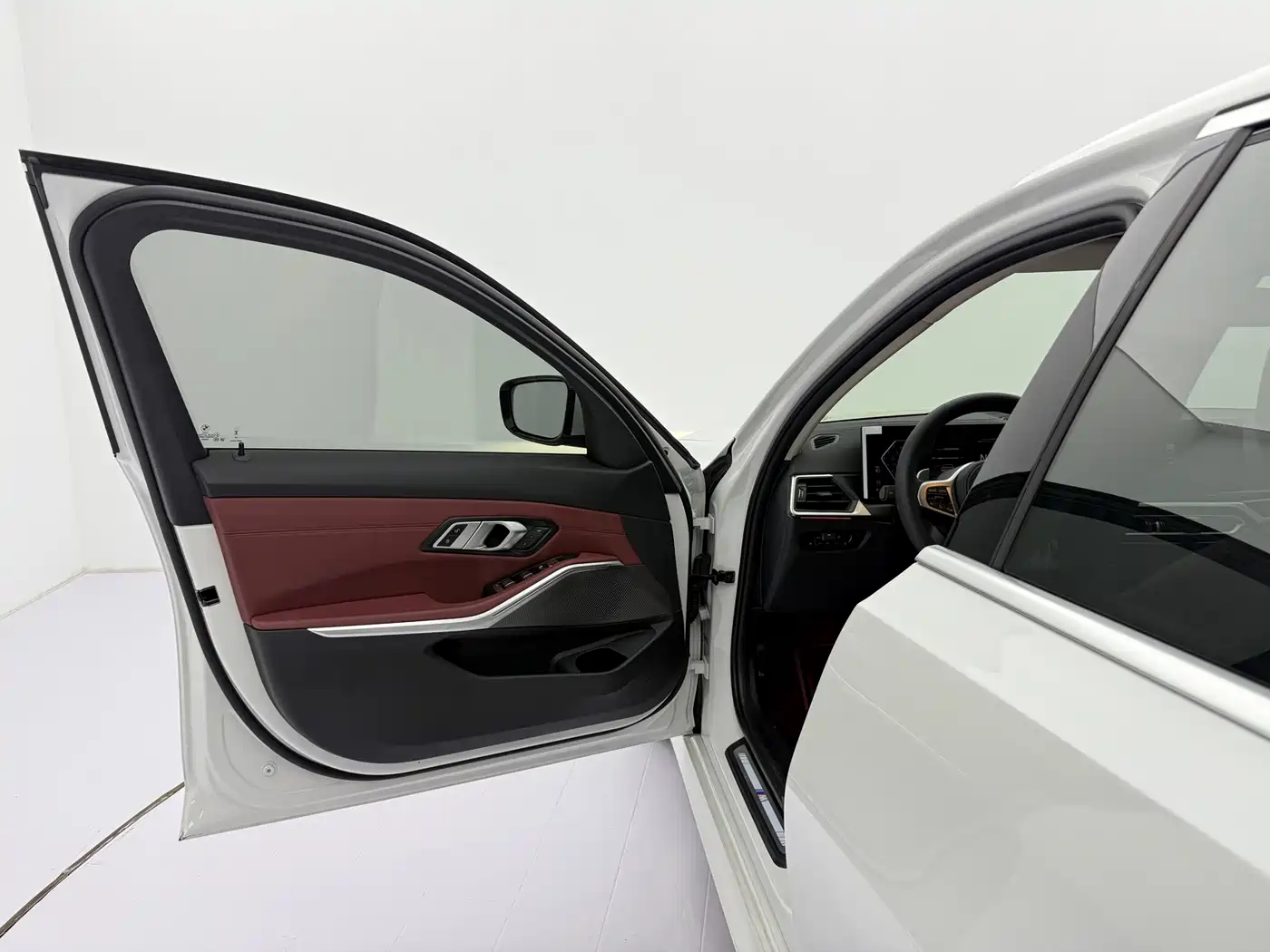 BMW 3 Series 2023 320Li M Sport Package фото 10
