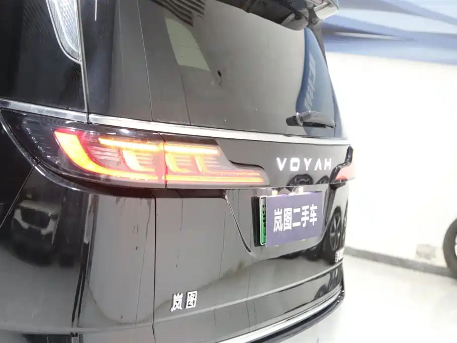 Voyah Auto Voyah Dreamer 2025 Model PHEV 4WD Premium QianKun Edition фото 19
