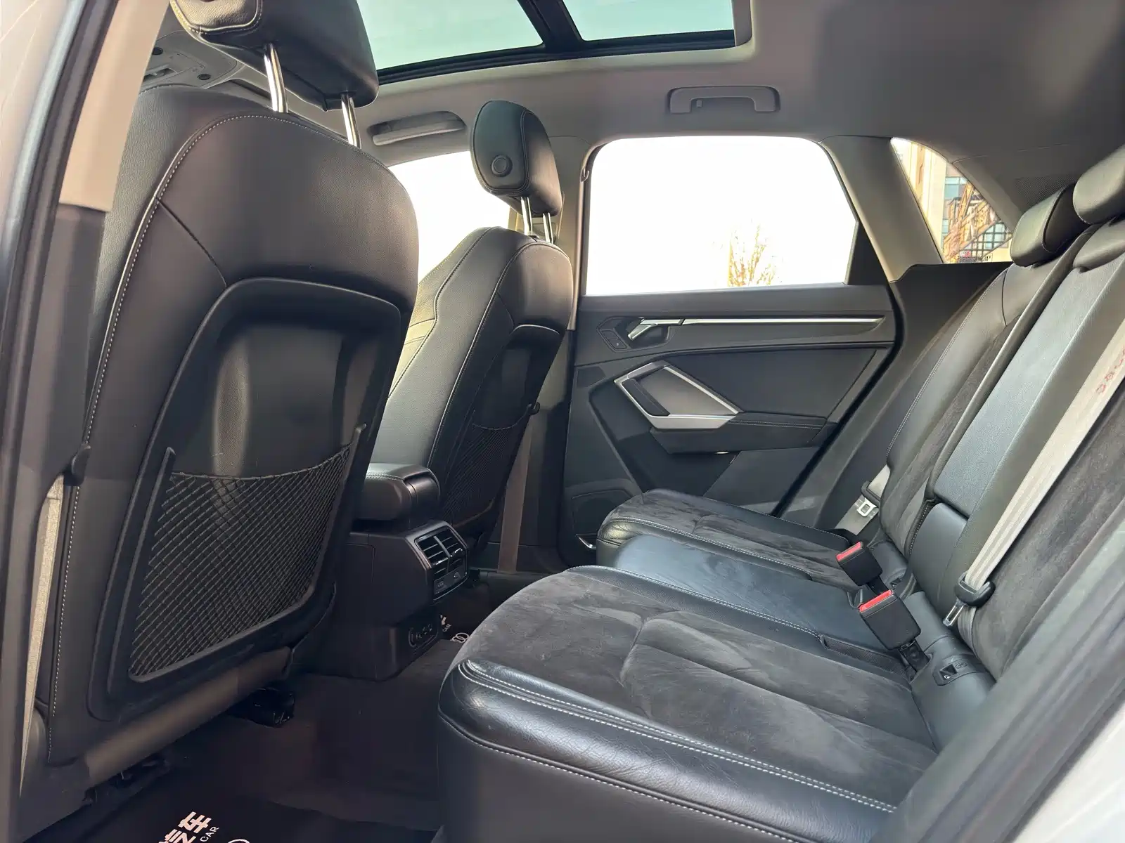 Photo 8 - Audi Q3