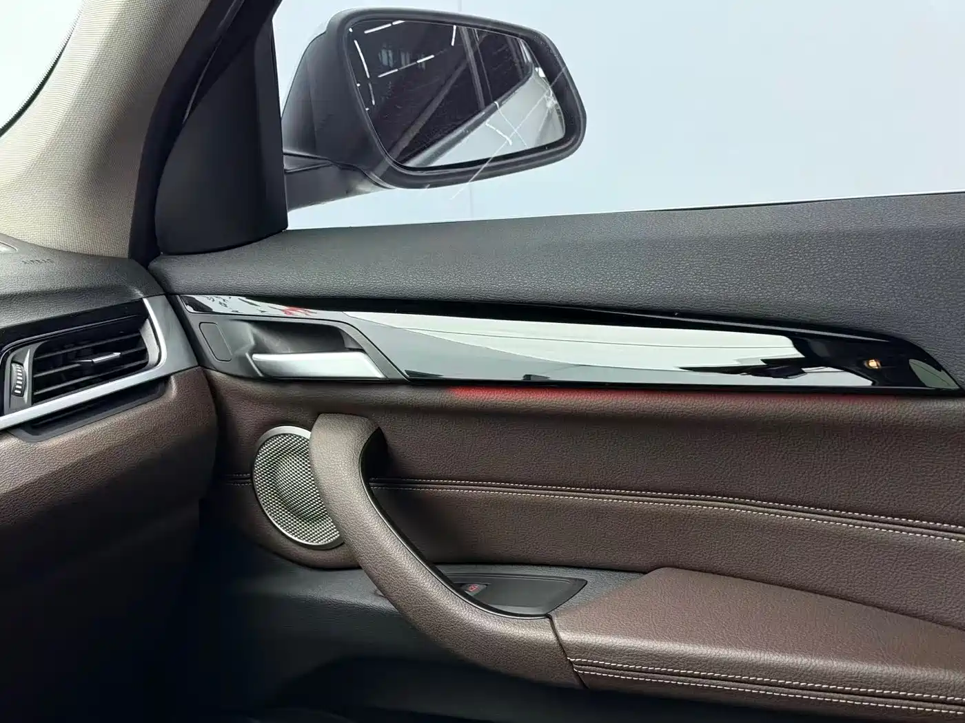 BMW X1 2022 sDrive20Li Fashion фото 10