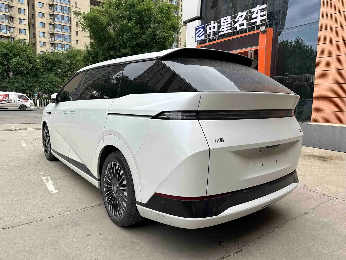 Фото 6 - XPeng X9
