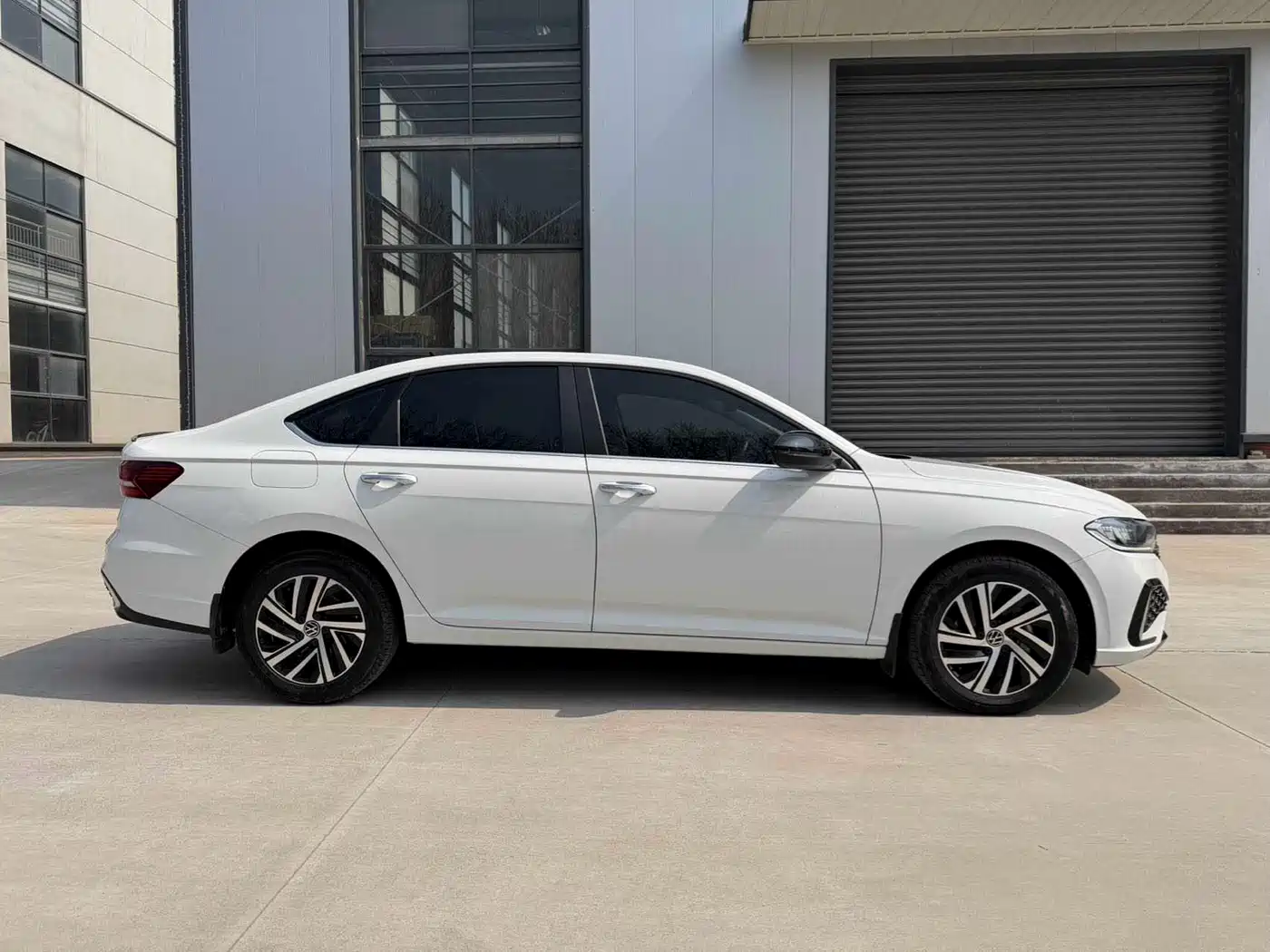 Volkswagen Lavida 2023 280TSI DSG Starlight Comfort Edition фото 4