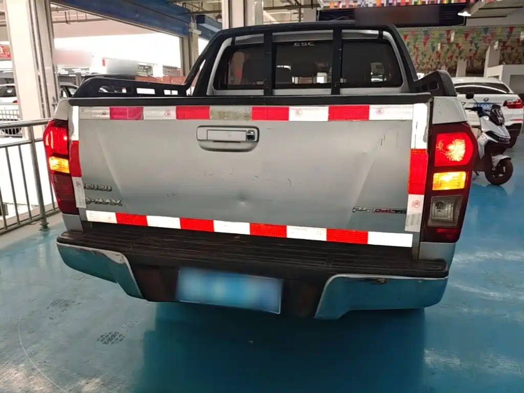 Isuzu D-MAX 2016 2015 2.5T 4WD Automatic Super Luxury 4JK1