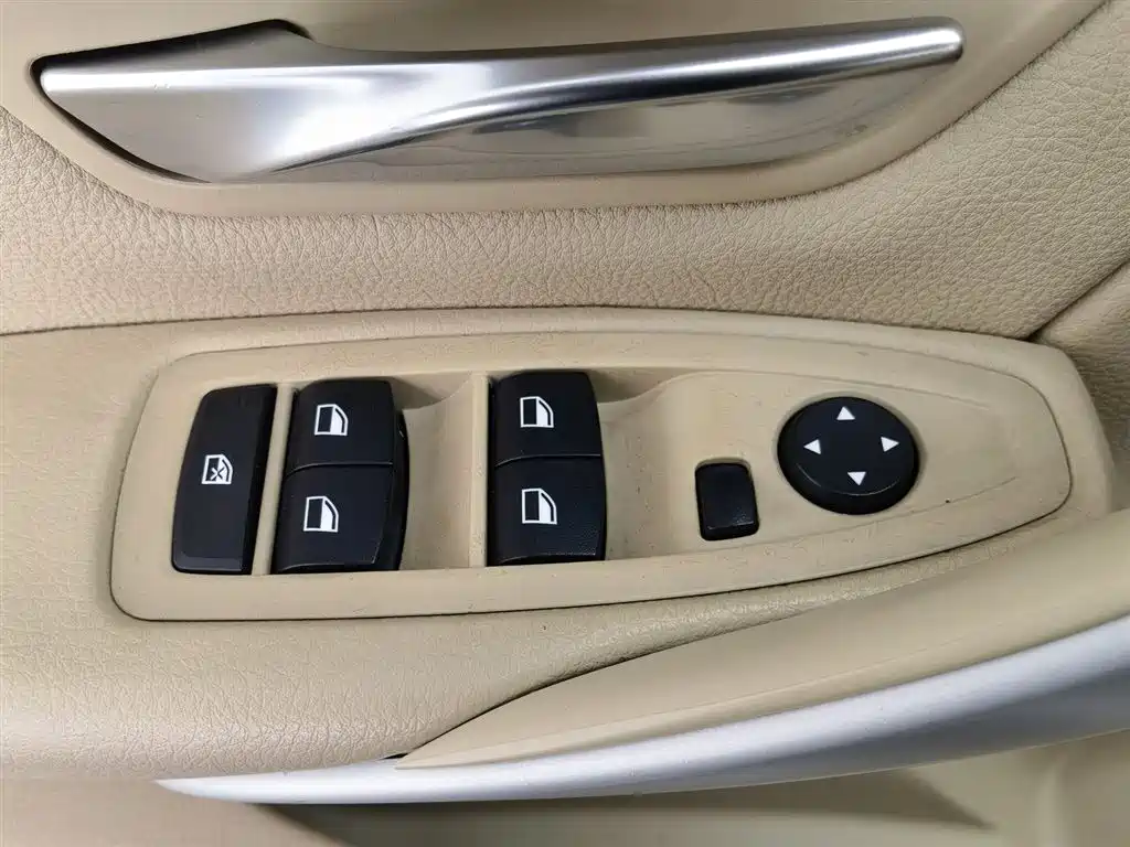 BMW 3 Series 2013 316i Progressive фото 9