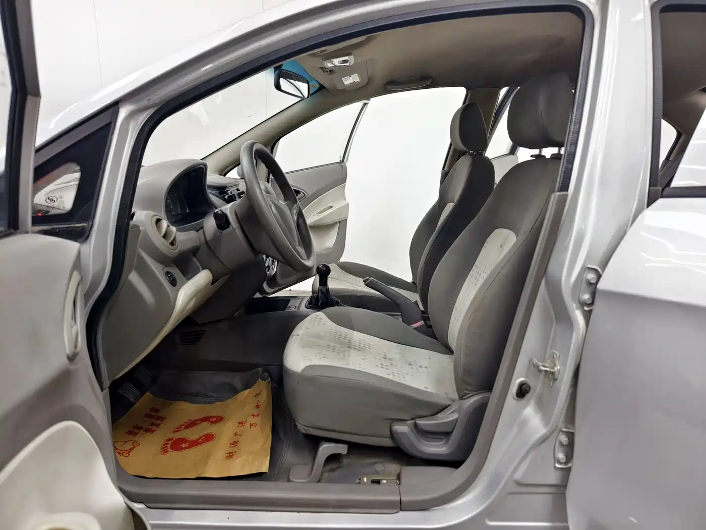 Chevrolet Sail 2013 Sedan 1.4L Manual Ideal Happiness Edition фото 10