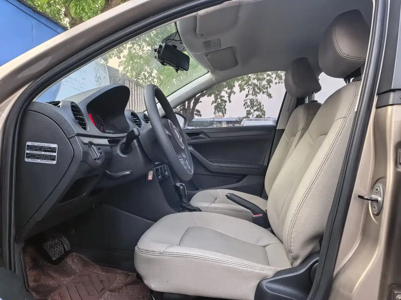 Volkswagen Jetta 2013 1.6L Automatic Comfort фото 6