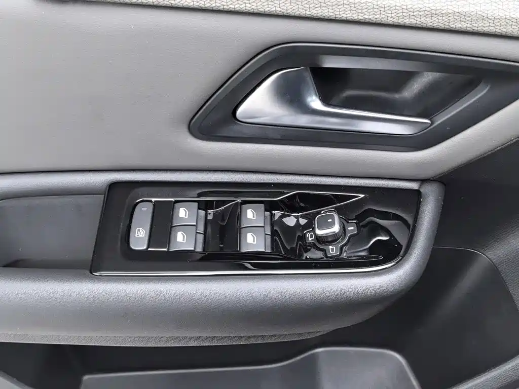 Фото 9 - Citroën Versailles C5 X