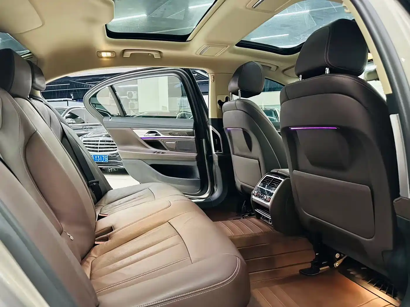 BMW 7 Series 2018 730Li Leading Type Excellence Package фото 14