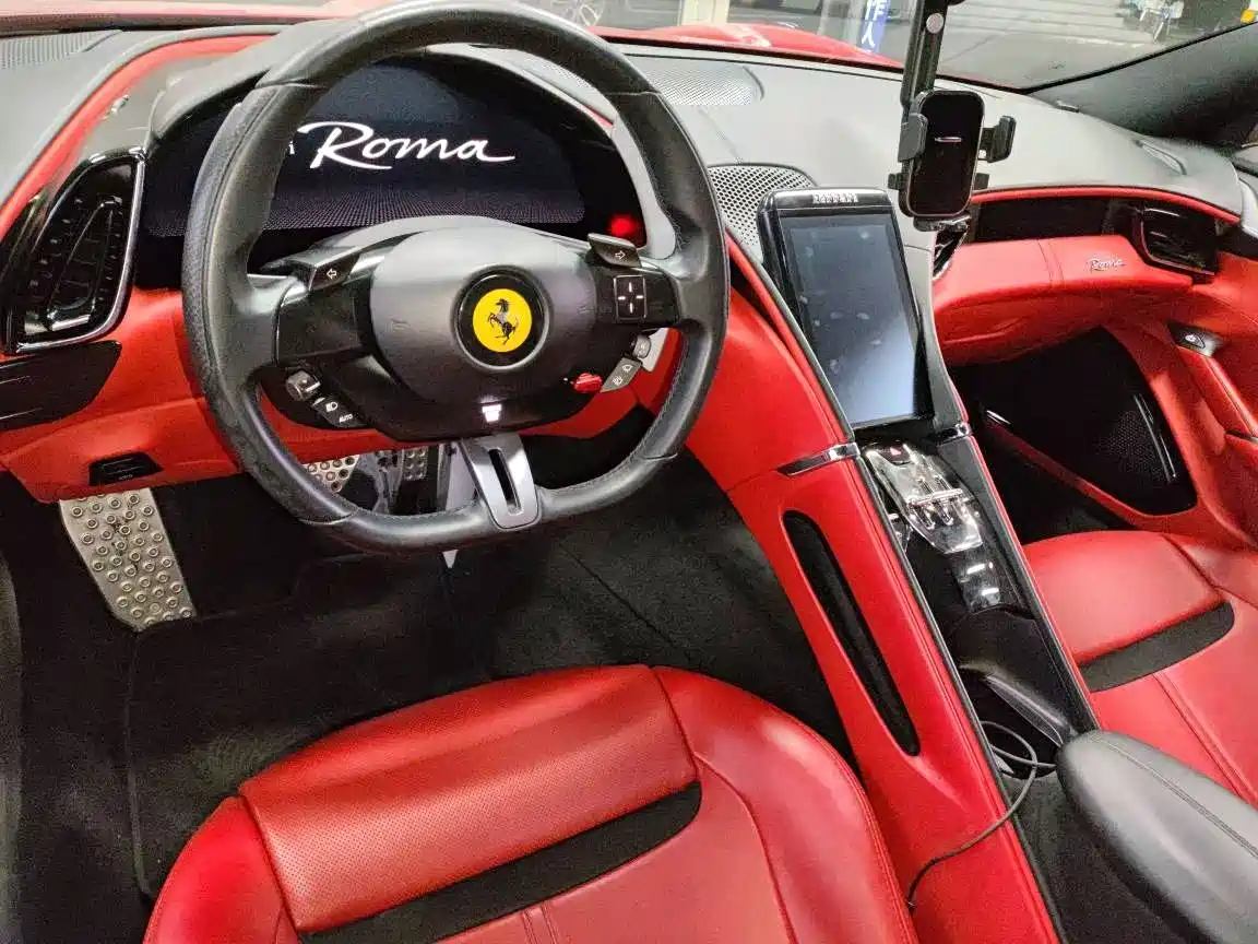 FERRARI ROMA